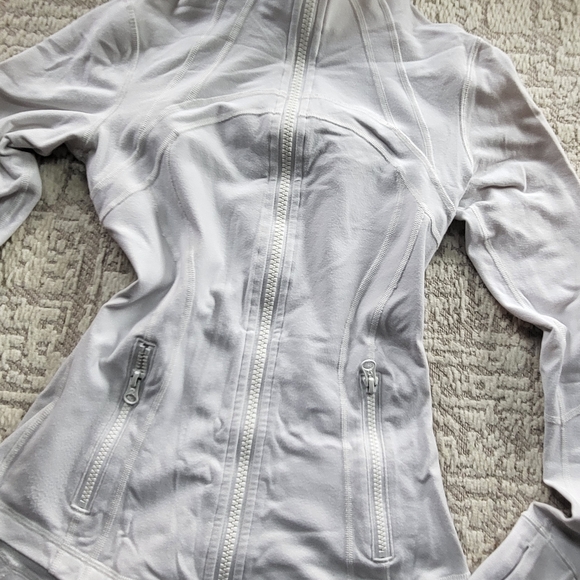 Lululemon Women's White Jacket - Picture 3 of 3